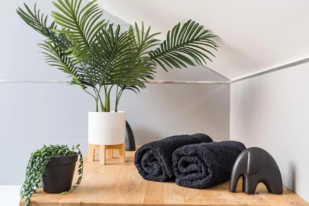 Апартаменты Bienvenue A Jungle Chic Бургуэн Франция